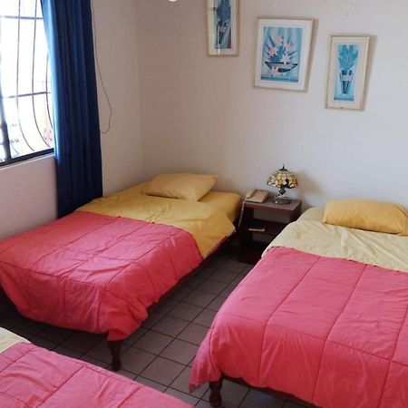 Hostal Iberia Талара Екстериор снимка