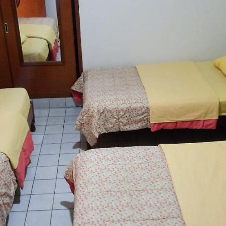 Hostal Iberia Талара Екстериор снимка